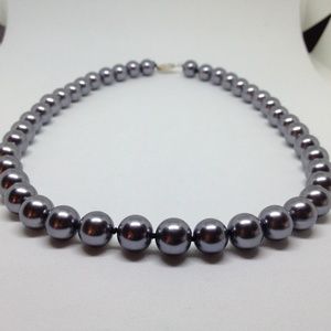 quality imitation pearl necklace w/silver closure